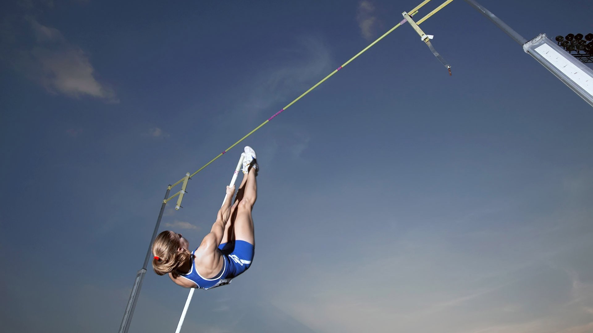 赛事数据-莱万四球新规引争议，中国足球格局或临变局？